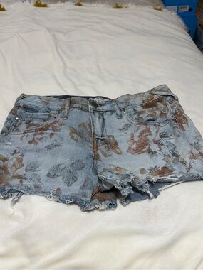 Free People Floral Print Denim Shorts - Light Blue / Brown Size 28